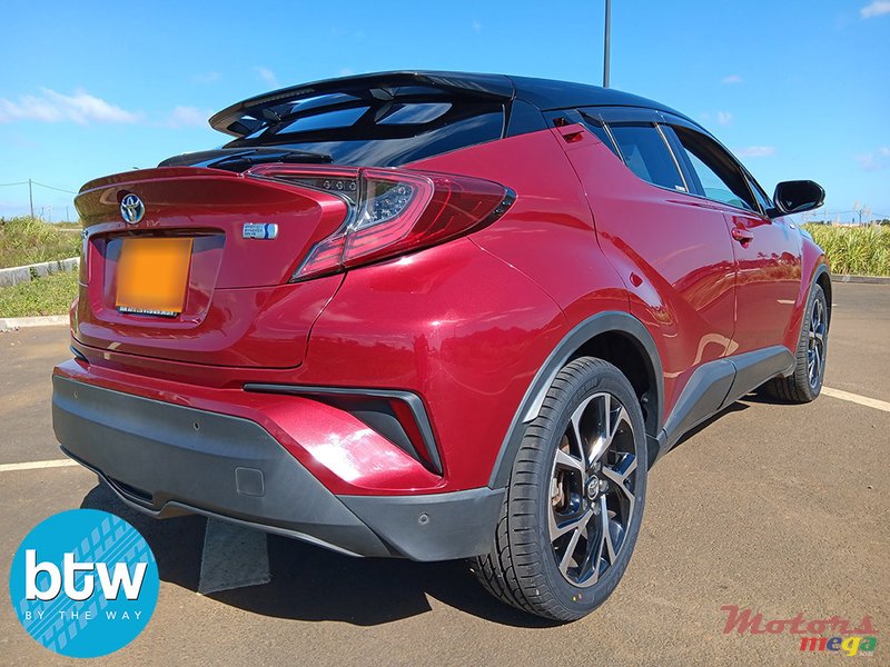 2018' Toyota CHR photo #4