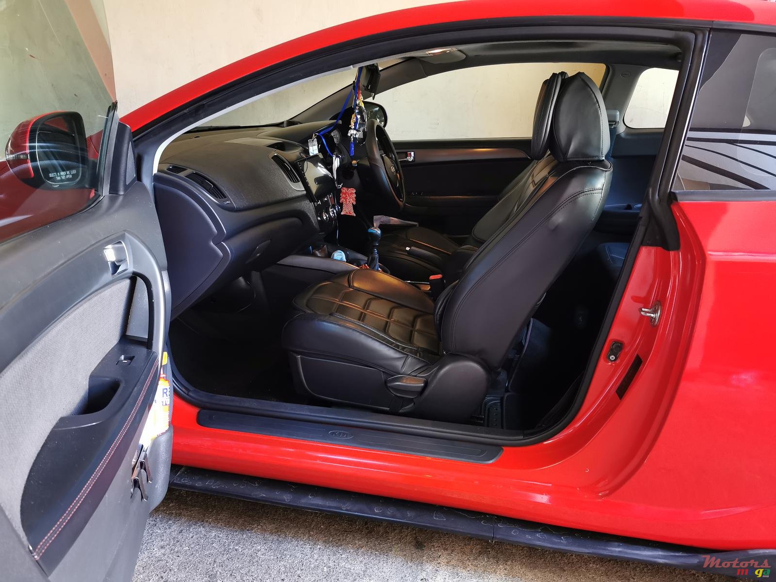 2012' Kia Koup photo #3