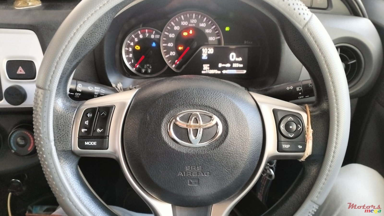 2015' Toyota Vitz photo #5