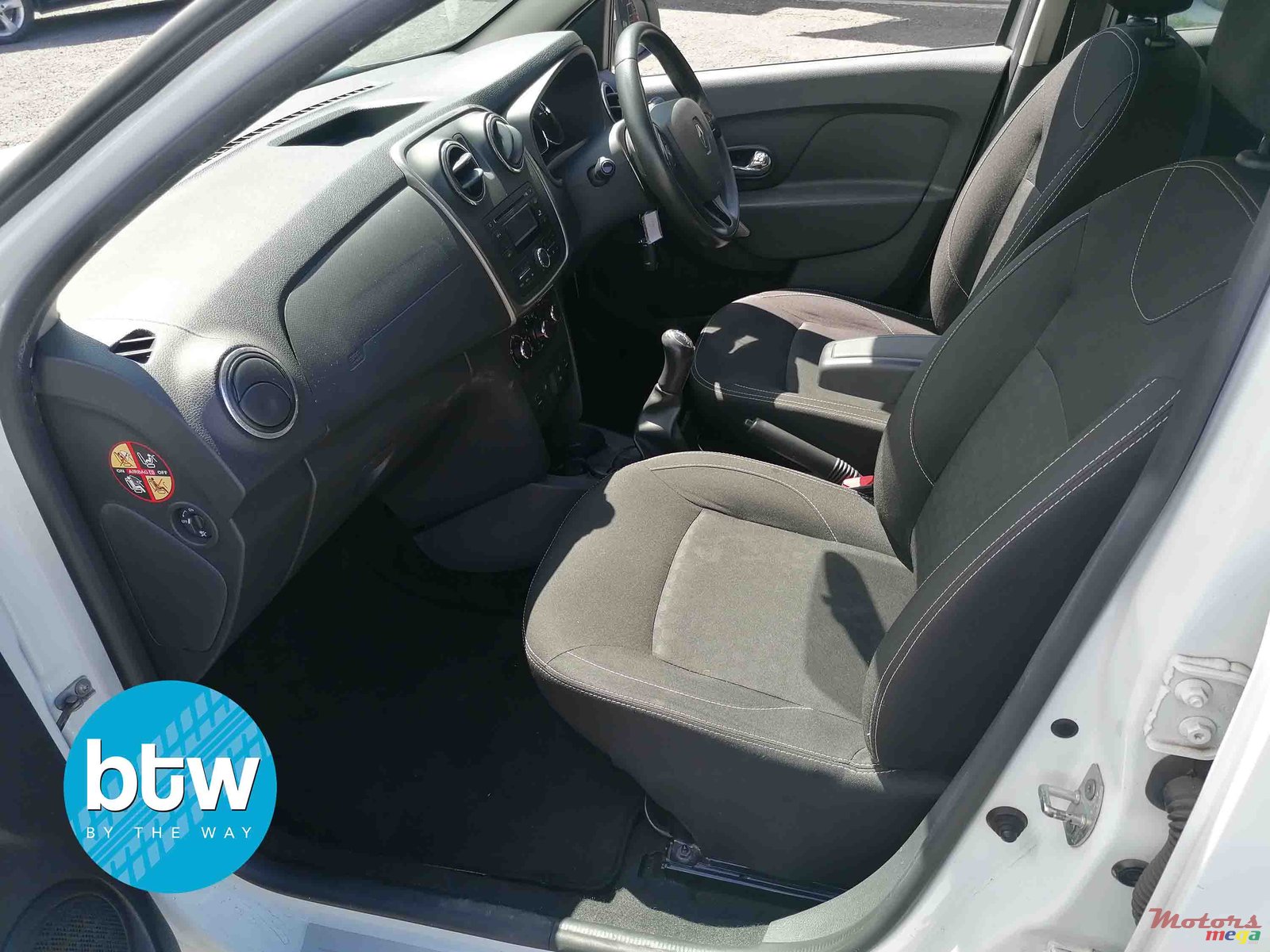 2016' Renault Sandero photo #4