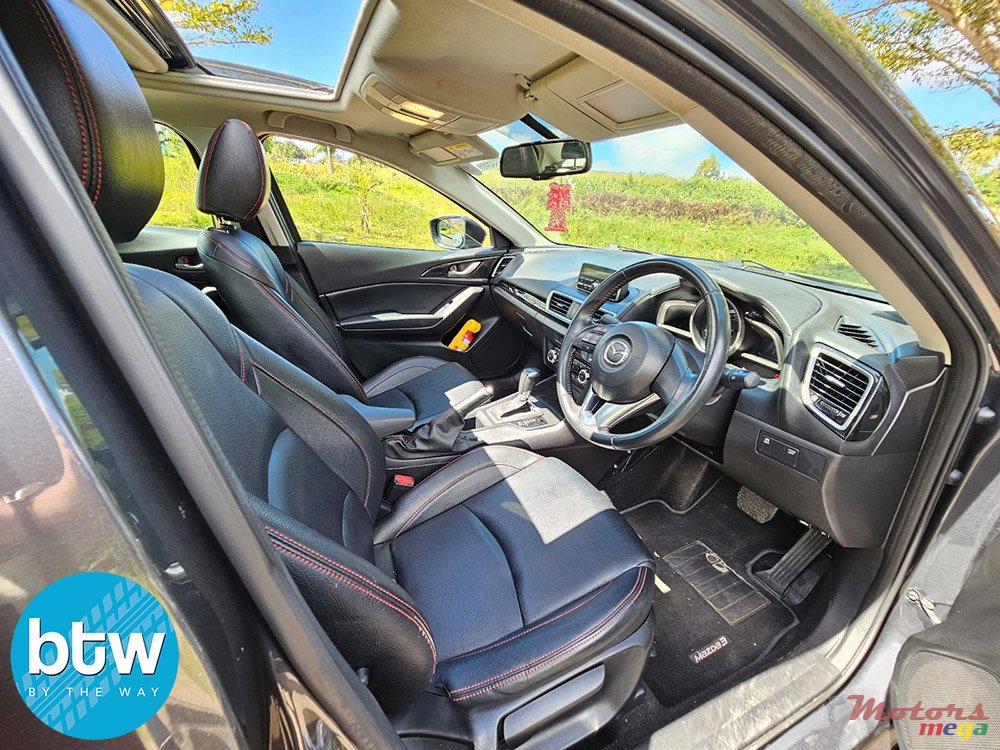 2016' Mazda 3 photo #6