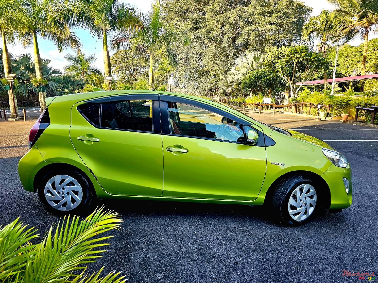 2015' Toyota Aqua photo #5