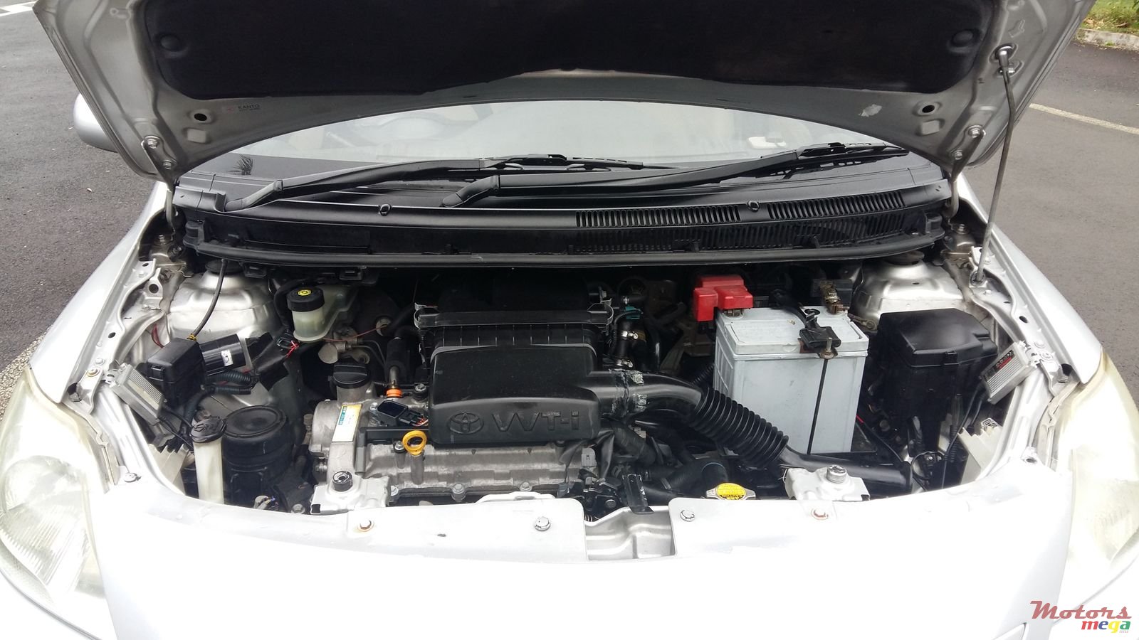 2006' Toyota Belta photo #7