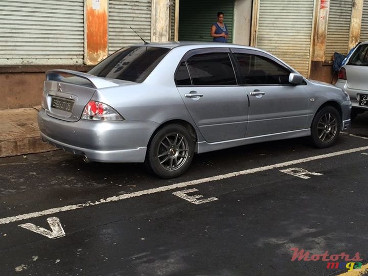 2005' Mitsubishi GLX photo #1