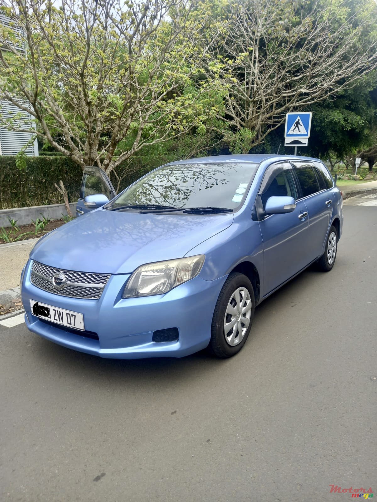 2007' Toyota Axio photo #6