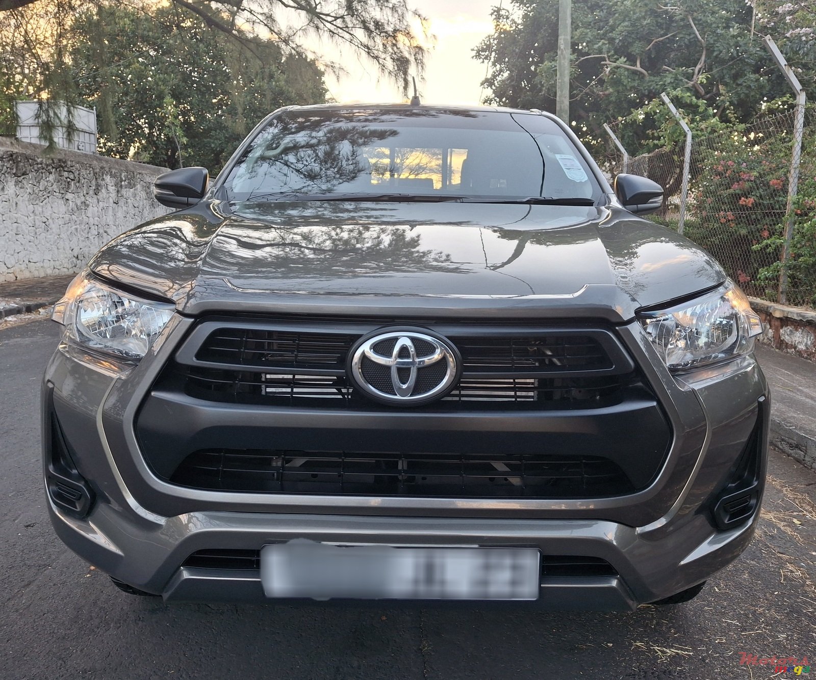 2023' Toyota Hilux photo #6