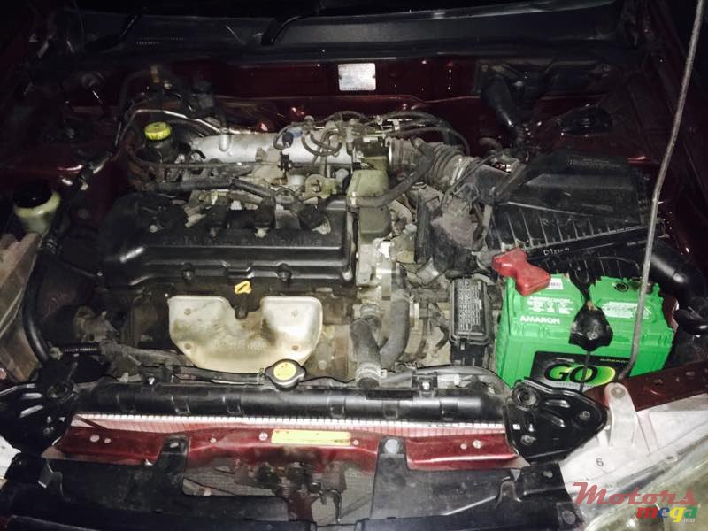 2004' Nissan Sunny photo #3