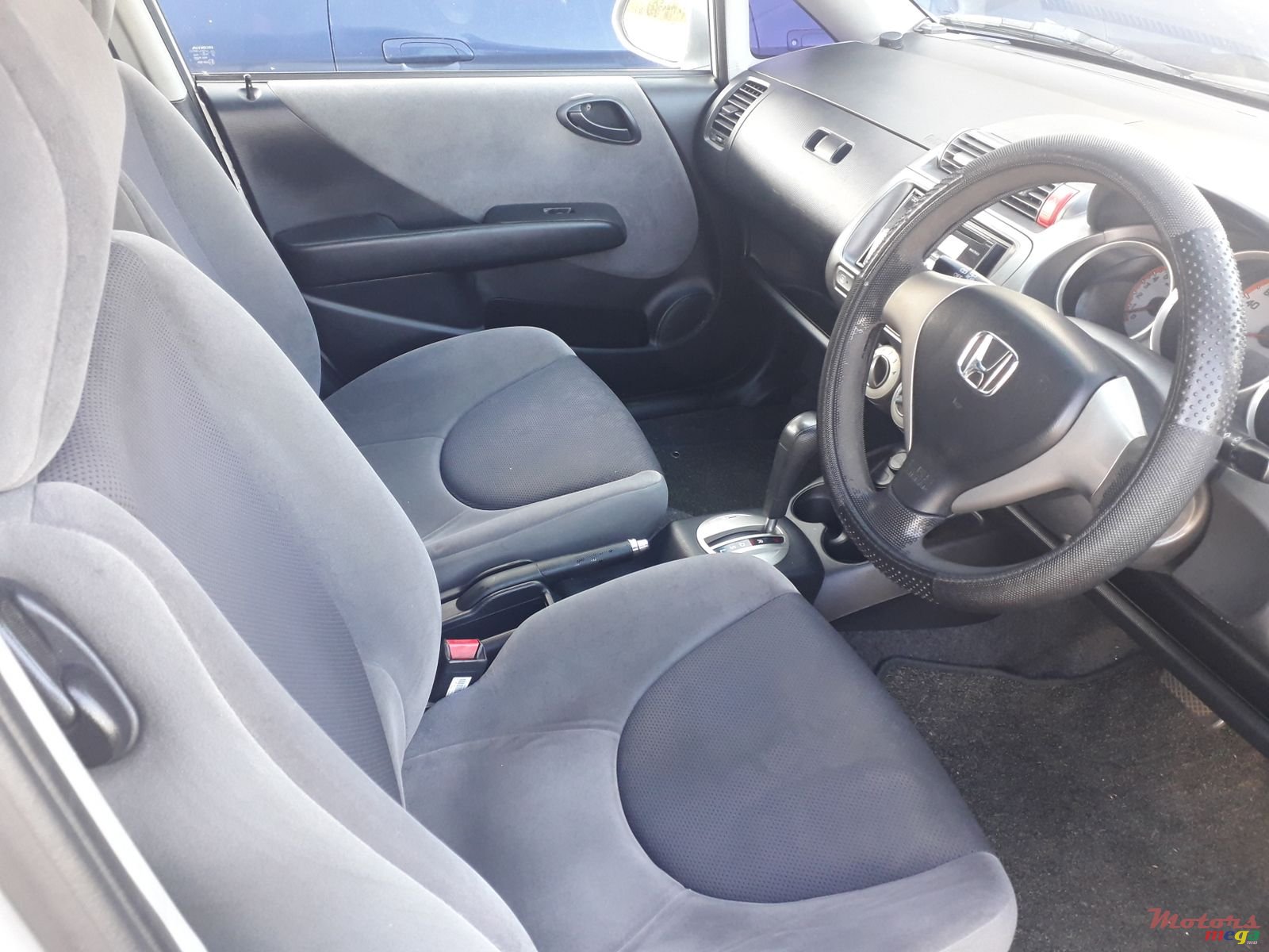 2006' Honda Fit Automatic photo #3