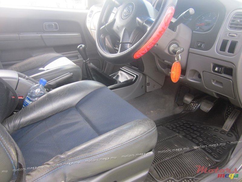 2005' Nissan photo #7