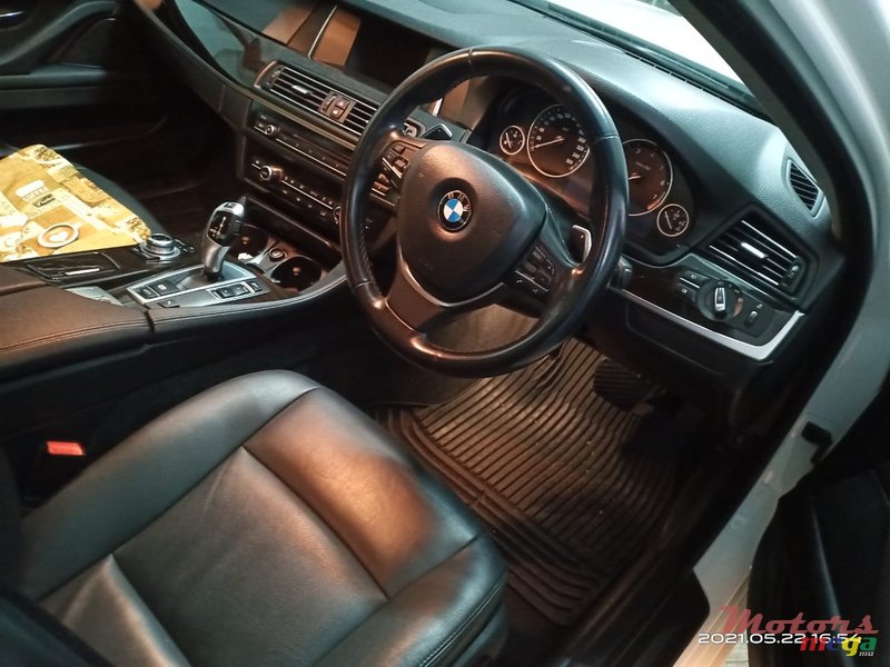 2016' BMW 520 photo #5