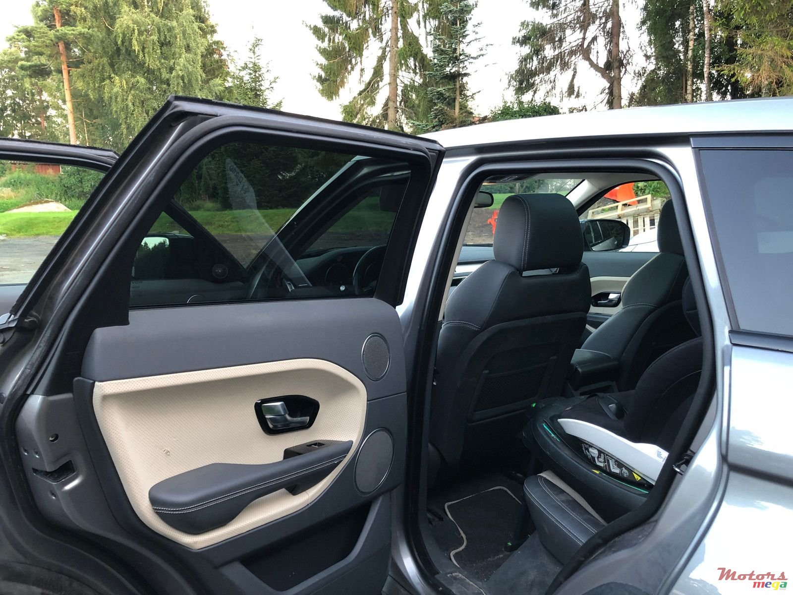 2012' Rover Range Rover photo #5