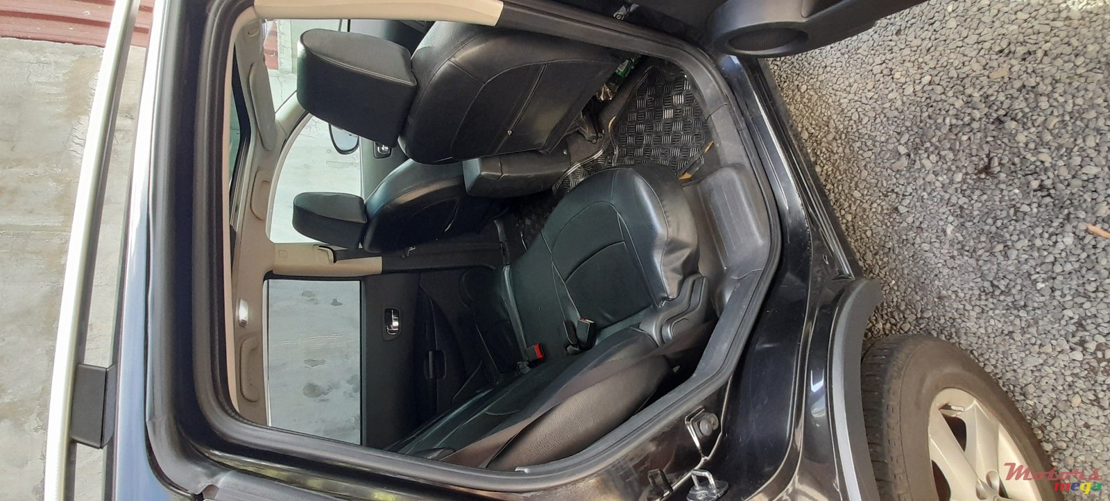 2009' Nissan Qashqai+2 photo #7