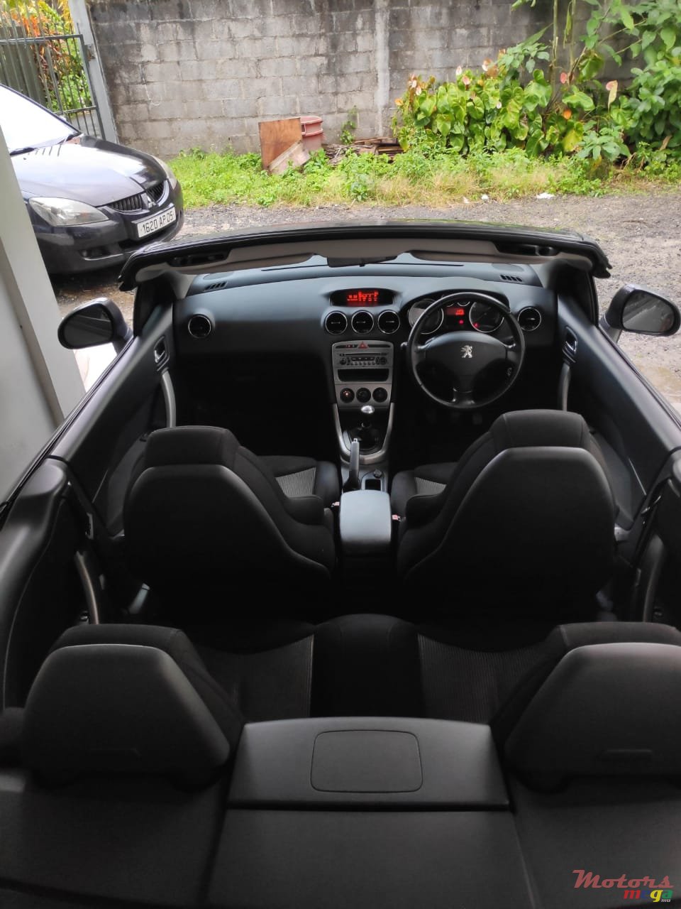 2012' Peugeot 308 Coupe Cabriolet photo #5