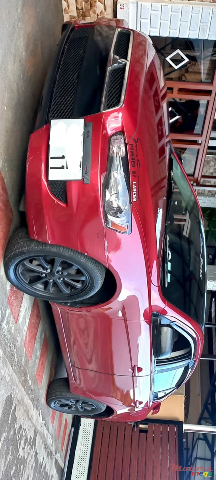 2011' Mitsubishi photo #1