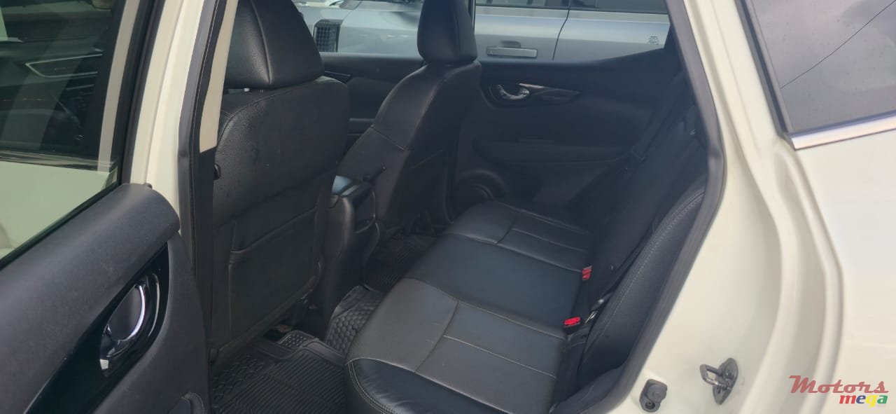 2015' Nissan Qashqai photo #3
