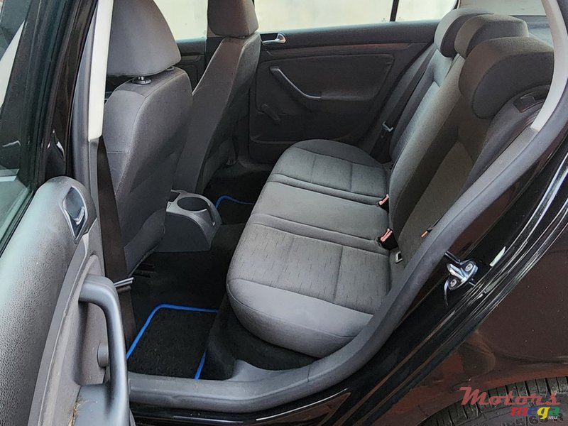 2008' Volkswagen Golf V photo #6