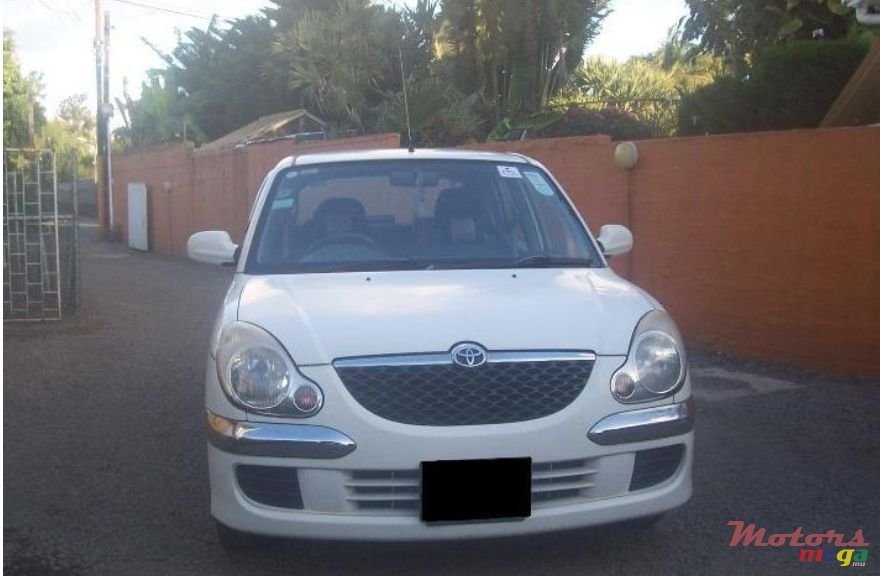 2003' Toyota photo #3