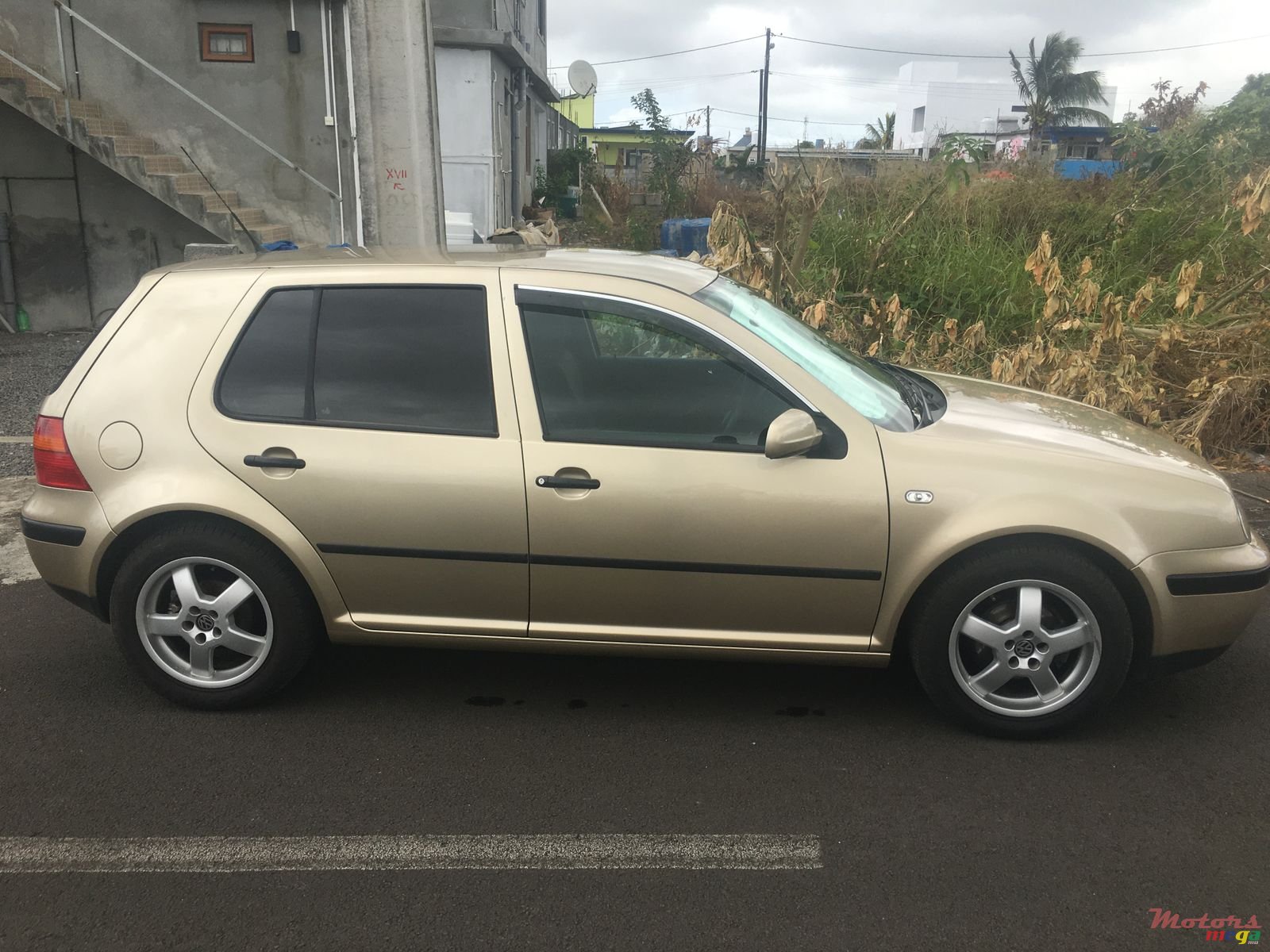 2004' Volkswagen Golf IV photo #6