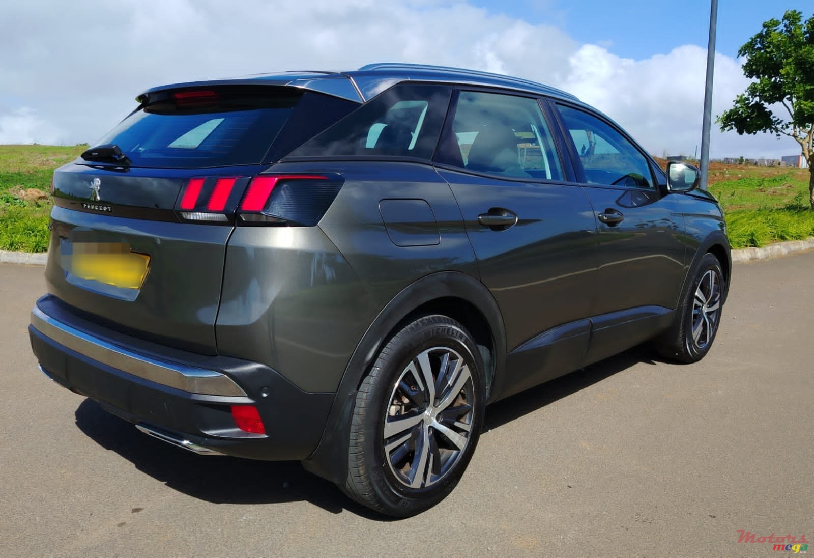 2020' Peugeot 3008 photo #2