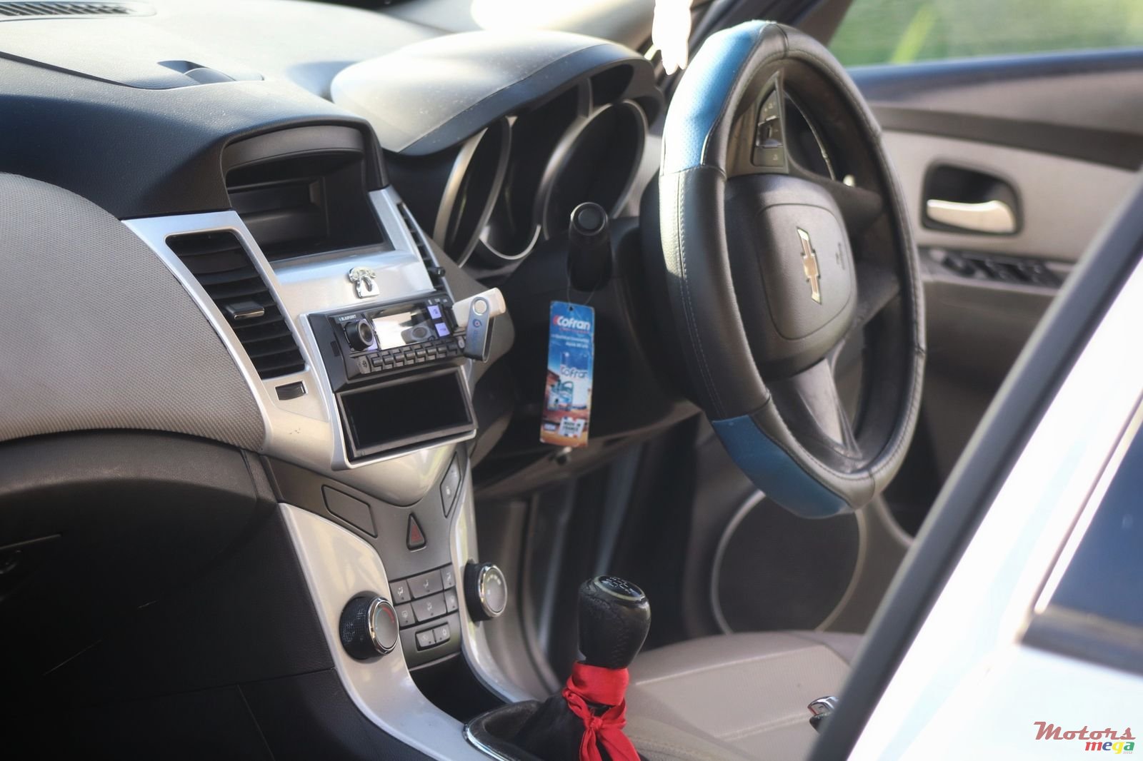 2010' Chevrolet Cruze photo #3