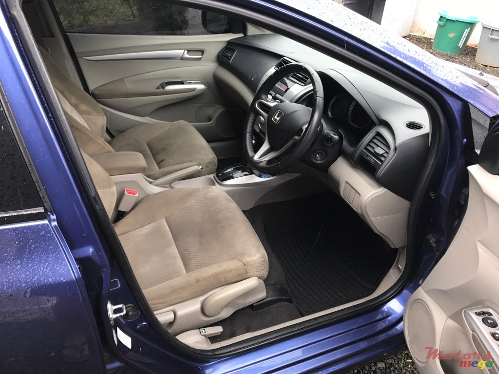 2010' Honda City I-Vtec photo #5