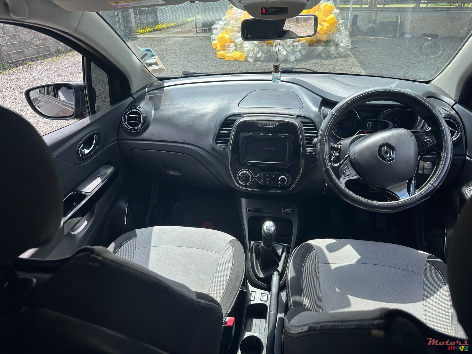 2014' Renault Captur photo #2