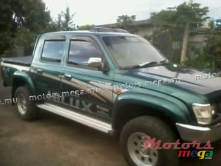 1998' Toyota Hilux 4X4  photo #2