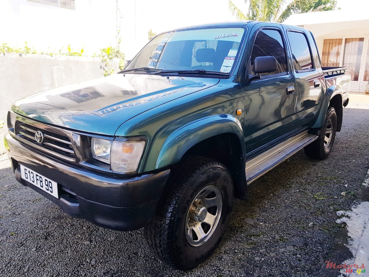 1999' Toyota Hilux photo #1