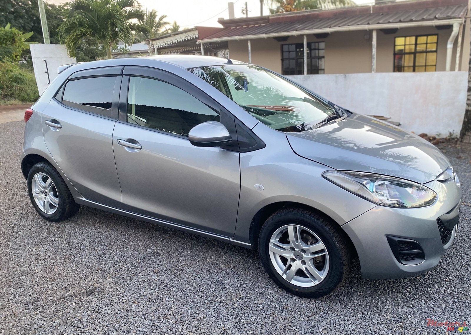 2013' Mazda Demio 1340cc photo #7