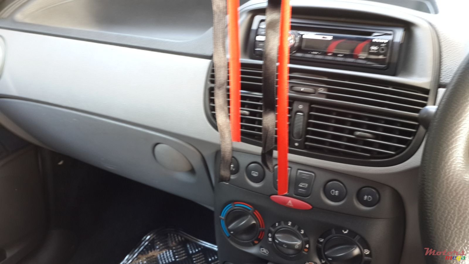 2001' Fiat Punto photo #4