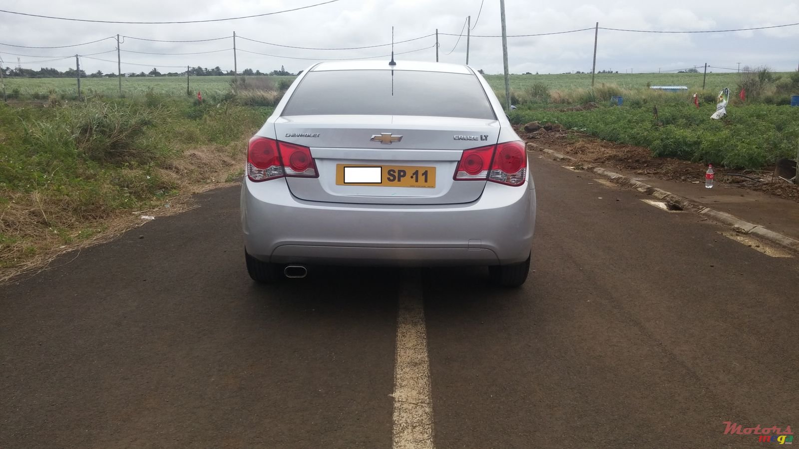 2011' Chevrolet Cruze photo #3