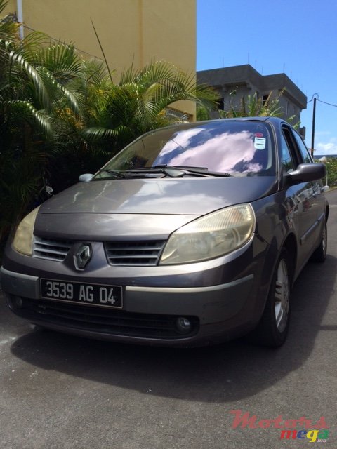 2004' Renault Scenic Scenic II 16v photo #1