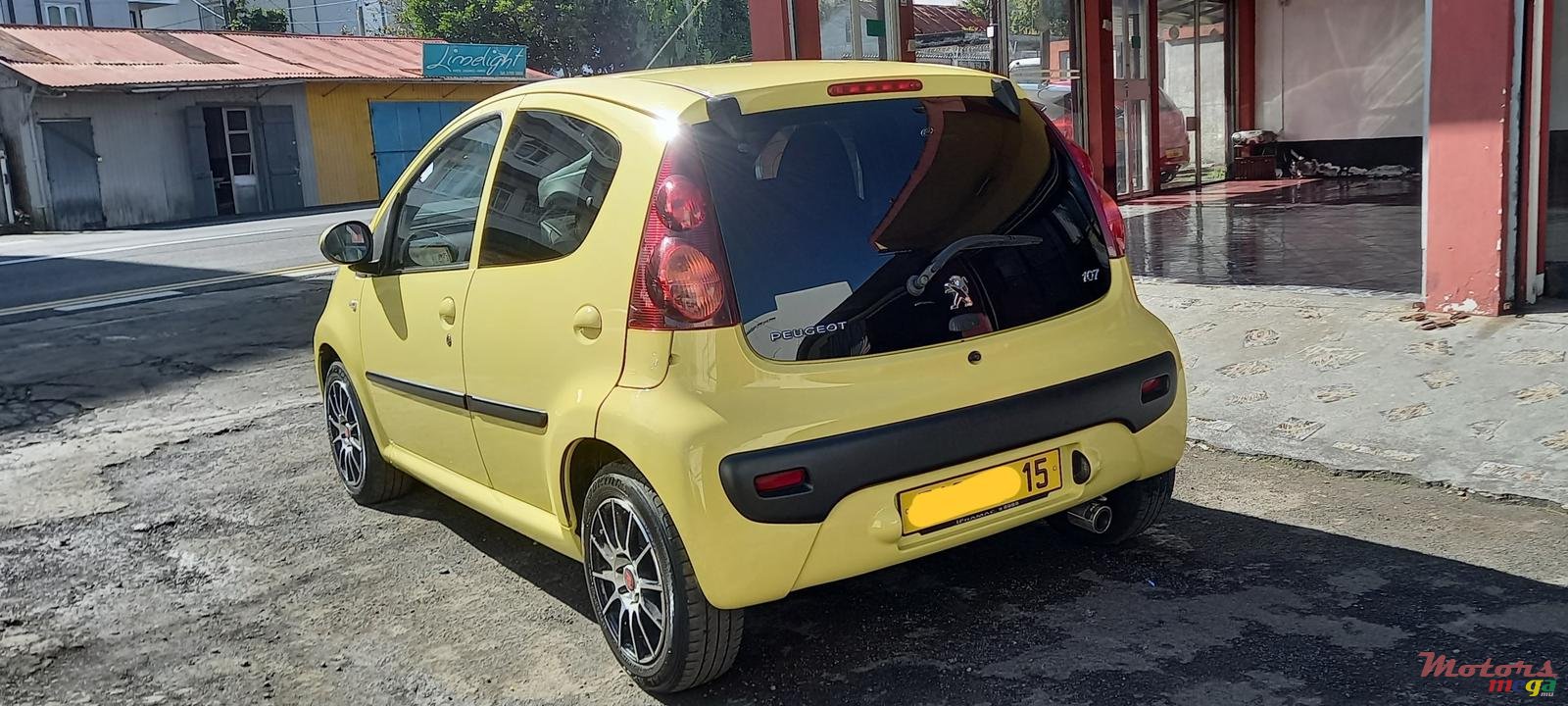 2015' Peugeot 107 photo #3