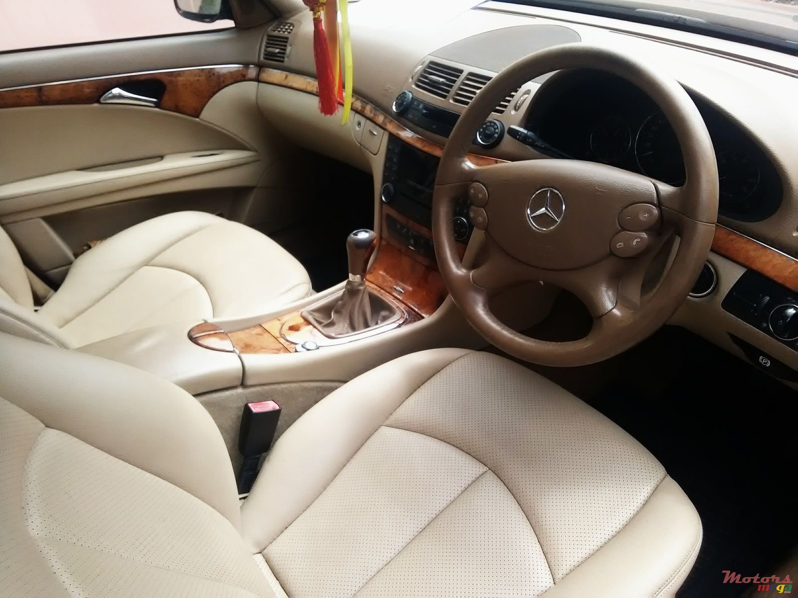 2007' Mercedes-Benz 200E photo #3