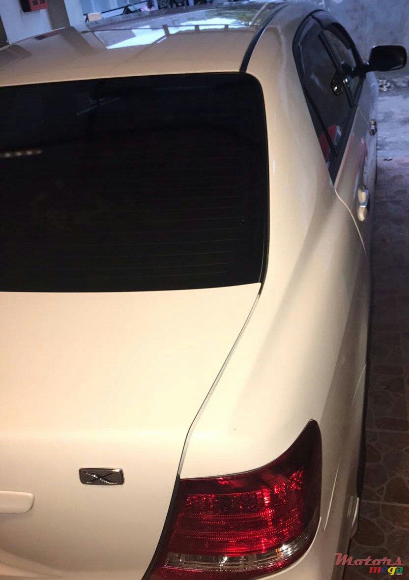 2009' Toyota Axio photo #2