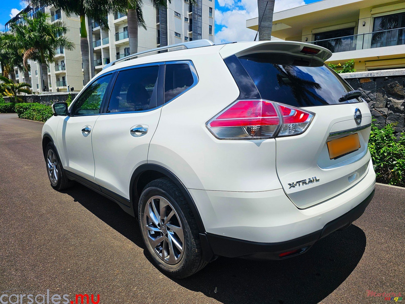 2017' Nissan X-Trail 7 Seater AWD 2.0 photo #3
