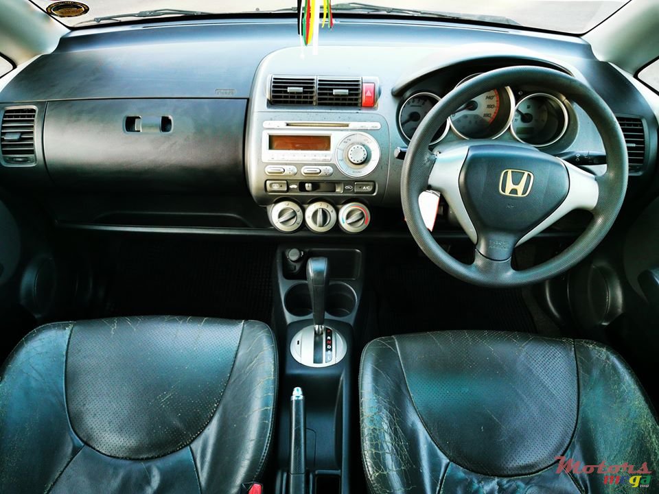 2005' Honda Fit photo #5