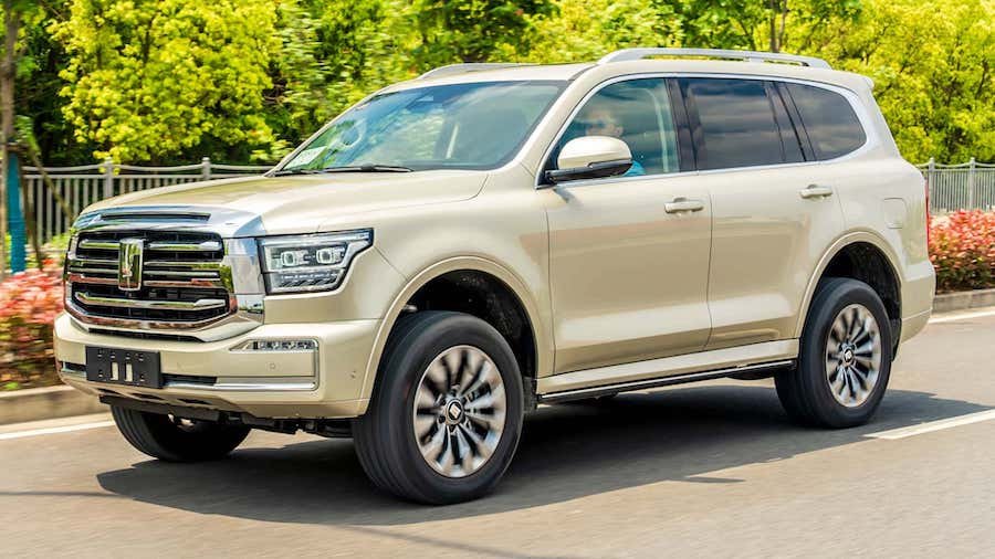 Tank 500 PHEV Blends Luxury, Efficiency, And Off-Road Prowess