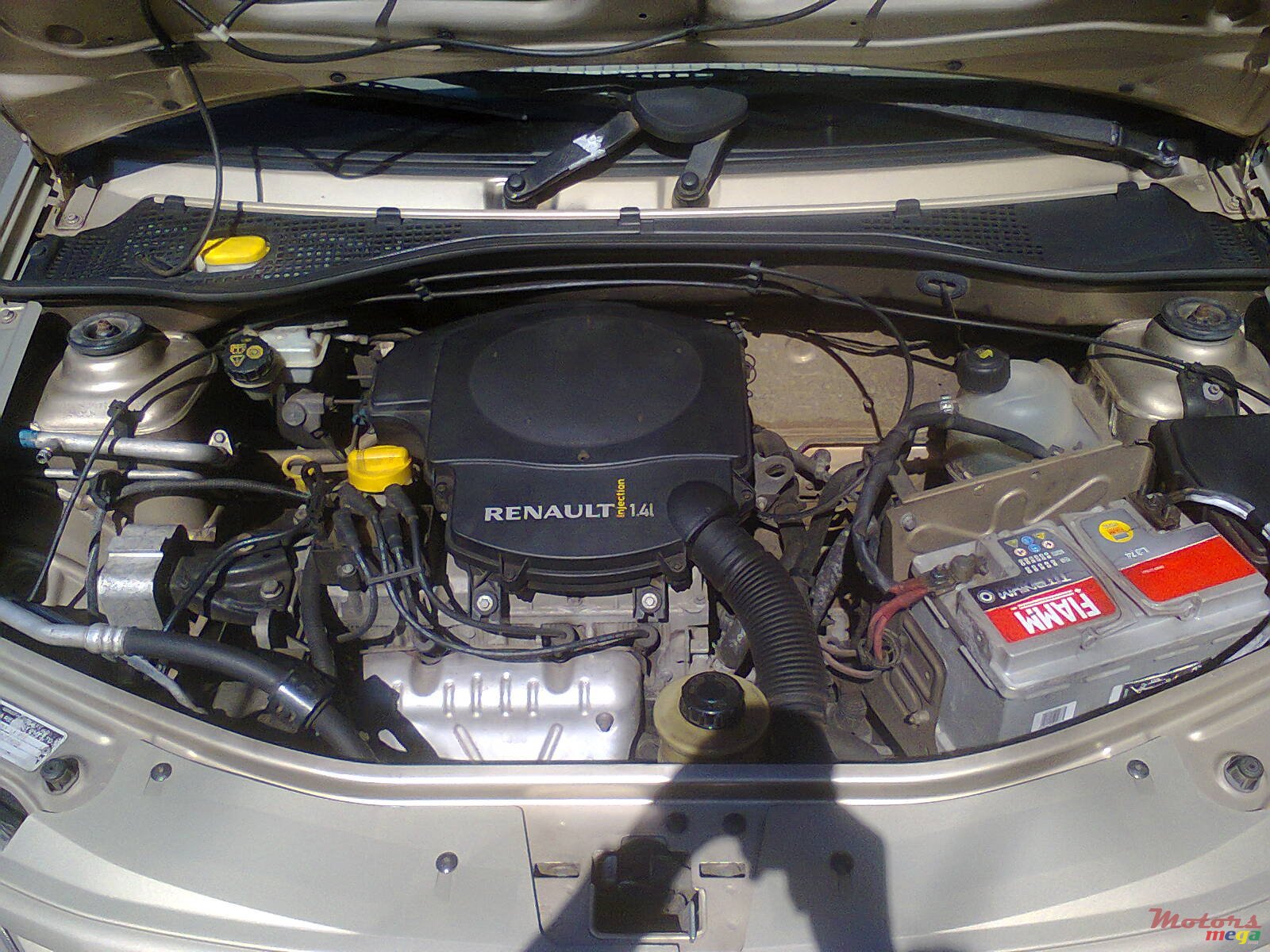 2008' Renault Logan photo #7