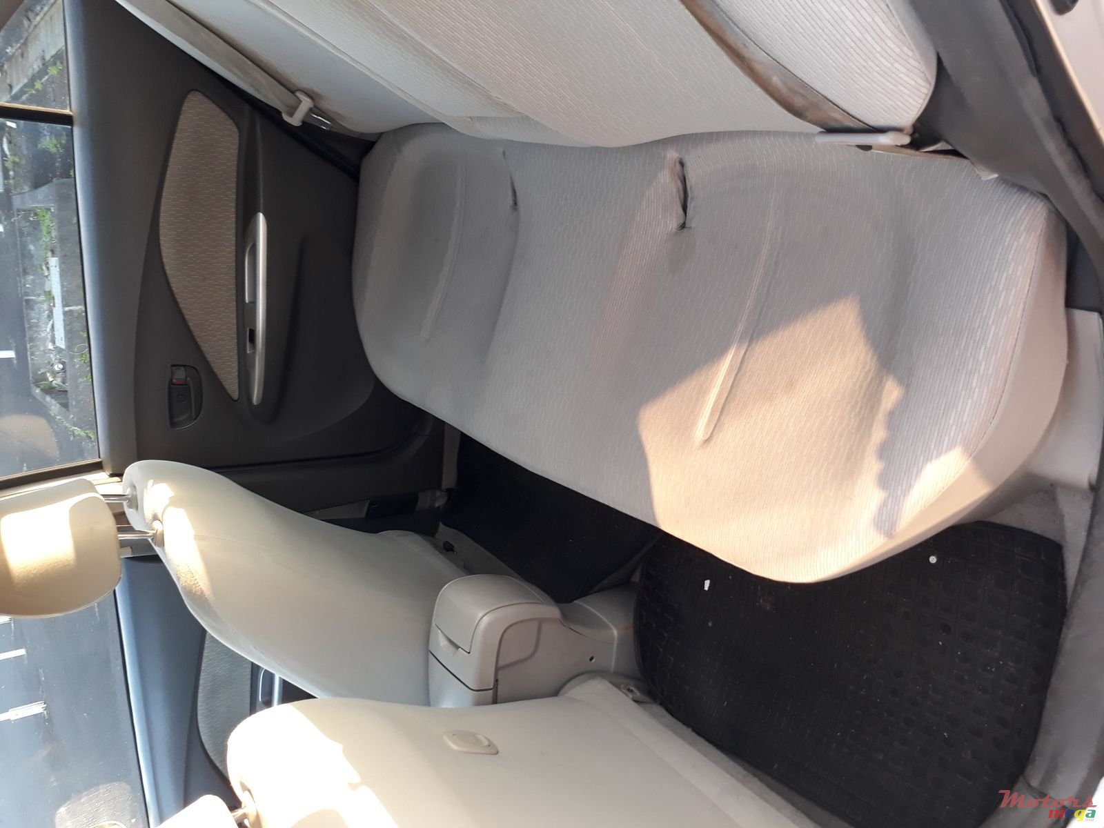 2009' Toyota Belta model G photo #5