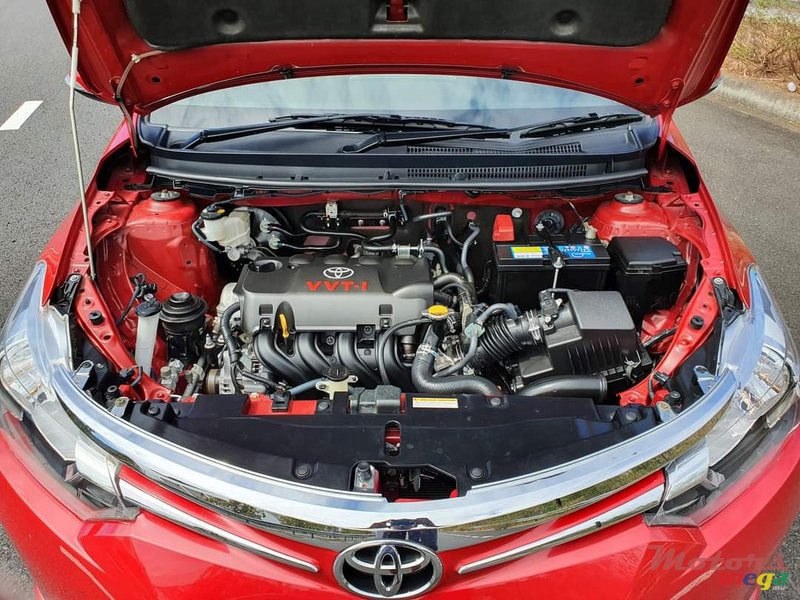 2016' Toyota Yaris photo #7