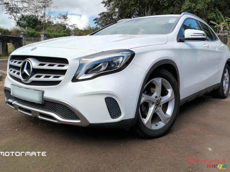 2018' Mercedes-Benz GLB 180 1.6 photo #2