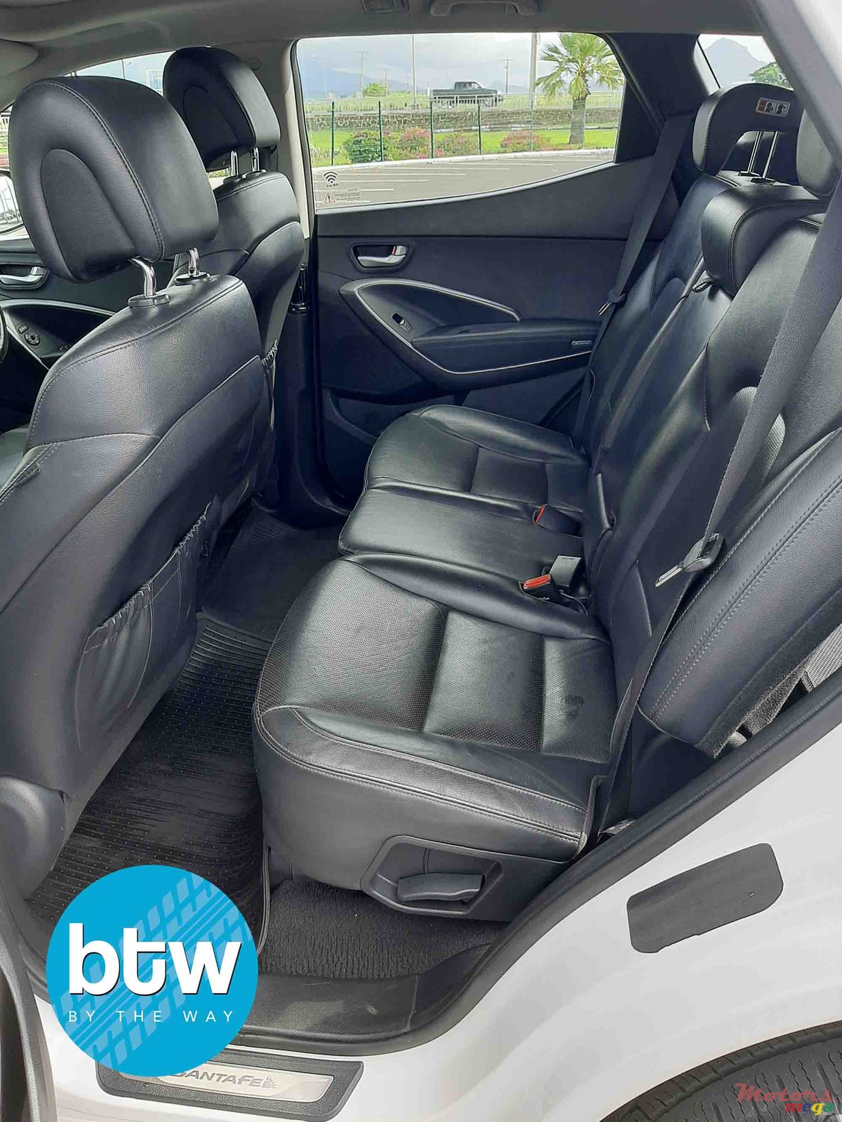 2016' Hyundai Santa Fe photo #4