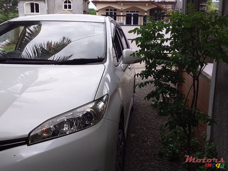 2013' Toyota Fielder photo #5