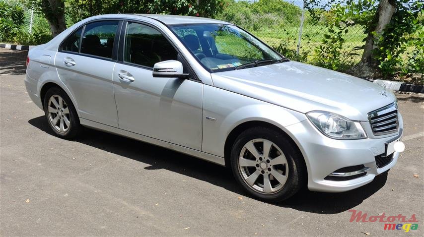 2012' Mercedes-Benz C-Class 180 Compressor photo #4