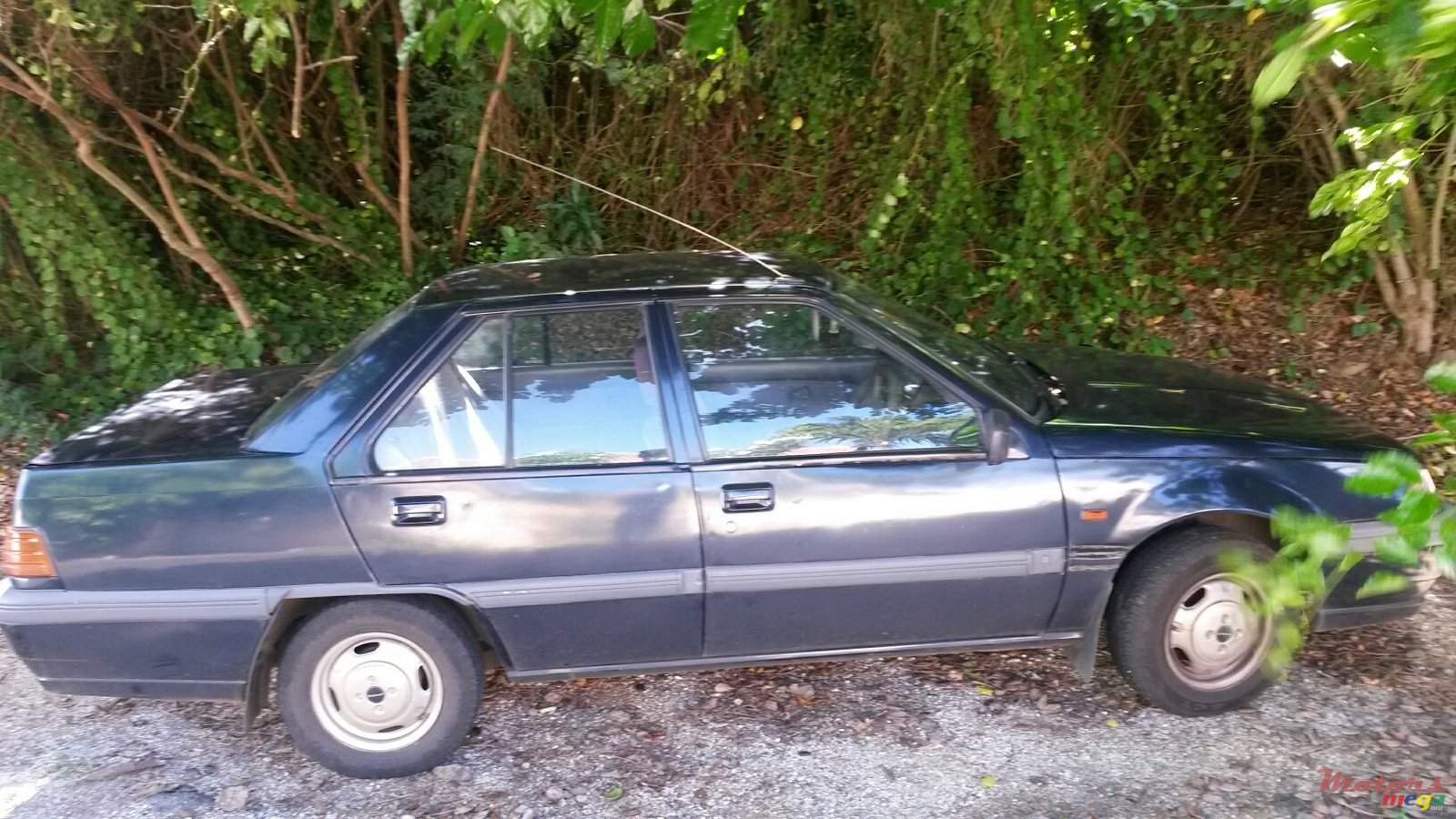 1993' Proton Saga photo #1
