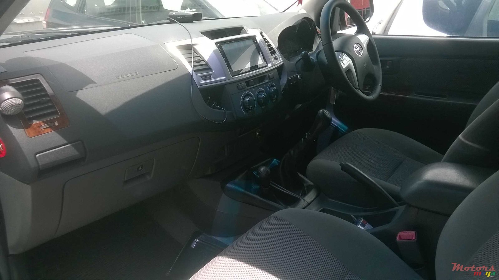 2012' Toyota Hilux photo #6