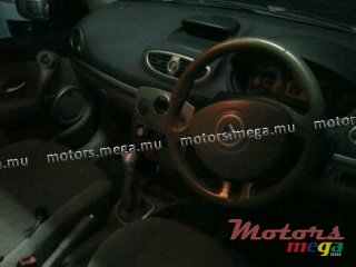 2005' Renault Clio Clio 3 1.6 photo #3