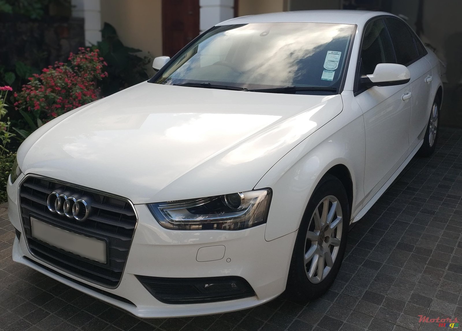 2013' Audi A4 photo #1