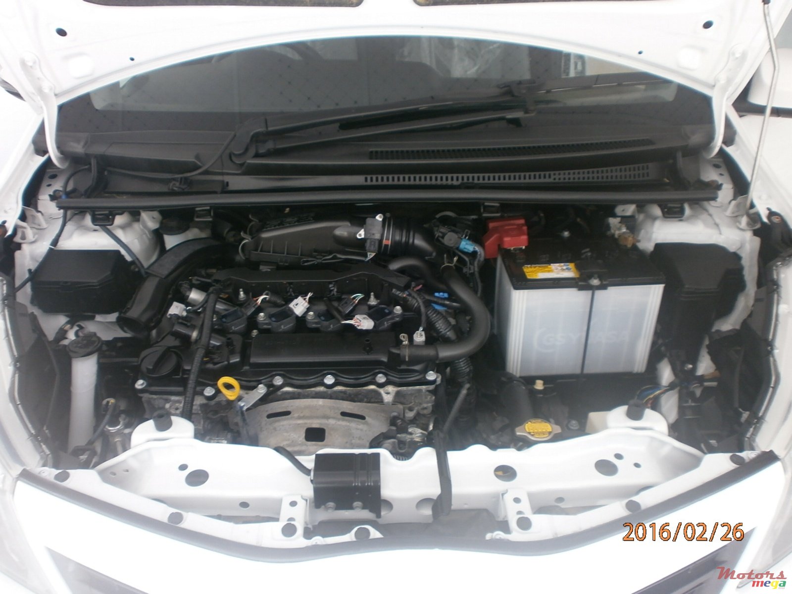 2013' Toyota Vitz photo #6